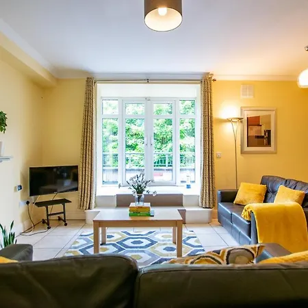 Holiday home 133 - Large Duplex House By Shortstays