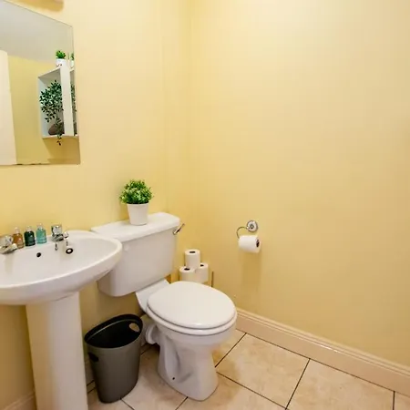 Holiday home 133 - Large Duplex House By Shortstays *